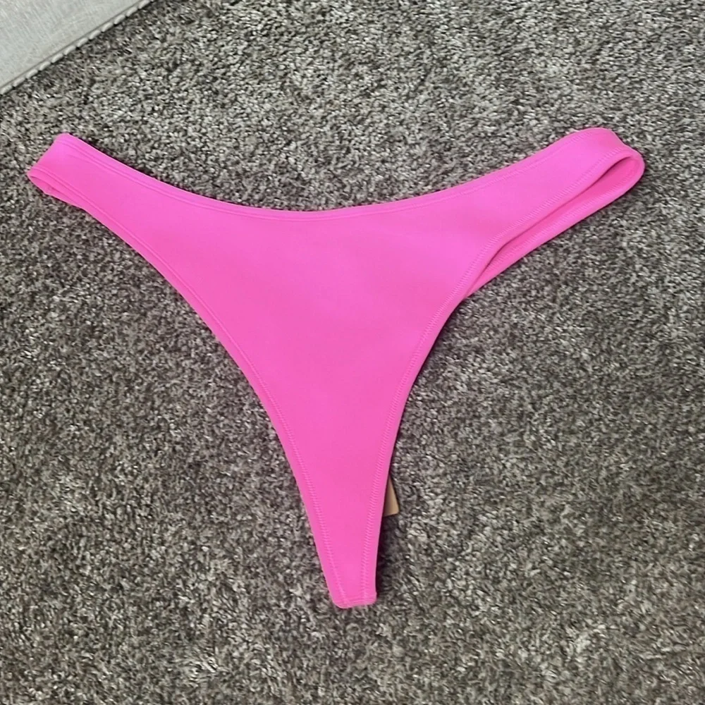 NWT SKIMS scuba SWIM thong Sz 3x Taffy